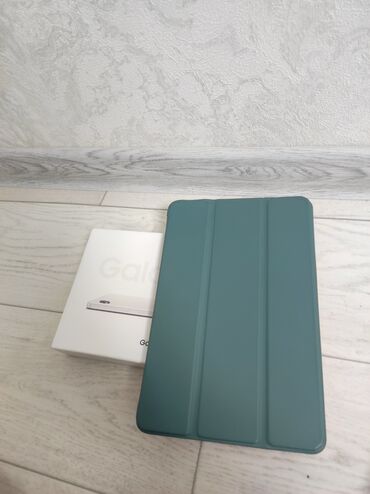 Планшеты: Планшет, Samsung, память 128 ГБ, 8" - 9", Wi-Fi, Б/у, Классический цвет - Серебристый — 4