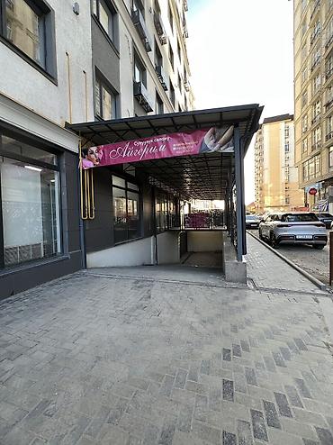 Аренда помещений свободного назначения: Сдаётся в аренду коммерческое помещение (125м2)на первой линии по — 10