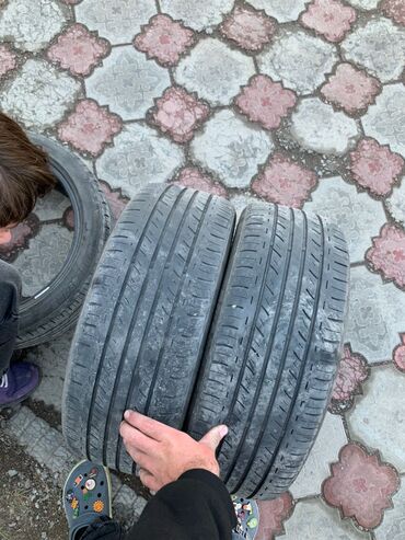 Шины: В продаже резина 215/45/17
В хорошем состоянии 
Без шишек