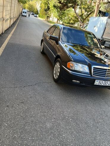 maşın mercedes: Mercedes-Benz 230: 2.3 l | 1998 il Sedan