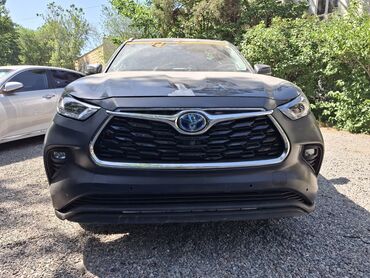 Бамперы и комплектующие: Бампер Передний Toyota, Новый, Аналог