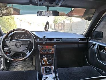 салон мерседес 124: Mercedes-Benz W124: 1992 г., 2.2 л, Механика, Бензин, Седан — 8