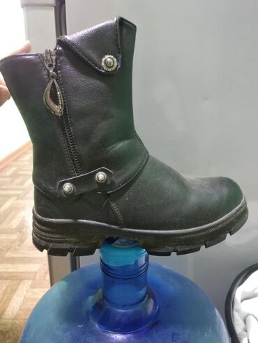 мужские зимние обувь: Зимние сапожки 32 р на девочку,в идеальном состоянии
