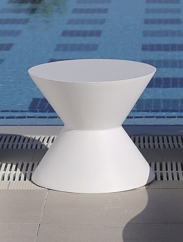 Lejankalar, şezlonqlar: Şezlong 
Lejenka. 
Hovuz içi özel tasarım — 25