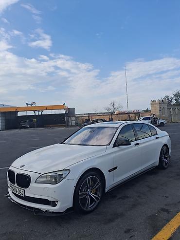 maybach disk qiymeti: BMW 750: 4.4 l | 2011 il Sedan — 2