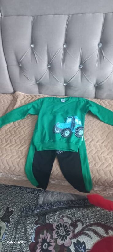 Верхняя одежда: Двойки детские, синий трактор, на детей 1-4года, в наличии зелёный и