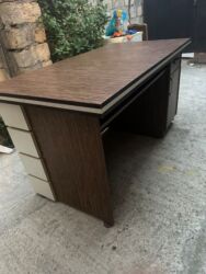 купить стол для компьютера: Ofis masasi 160/80.hün 85 Hec bir problemi yoxdur Qiymet 170 azn