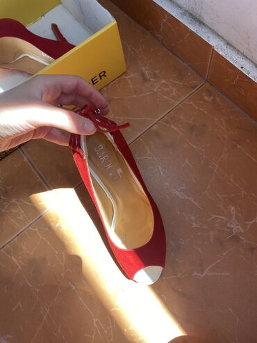 Tuflilər: Tuflilər, Ölçü: 36, rəng - Qırmızı, İşlənmiş — 5