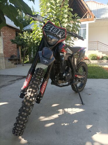 электро матацыклы: Мотоцикл эндуро GT-R 300 с агрессивным дизайном, предназначенный для