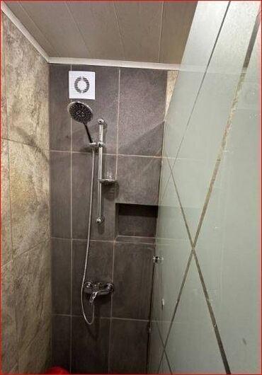 Uzunmüddətli kirayə mənzillər: Nərimanov rayonu, Gənclik metrosu yaxınlığında, 5 mərtəbəli binanın — 9