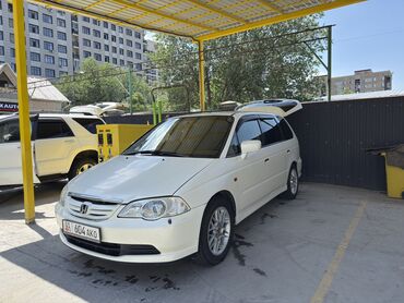 Легковой транспорт: Сдаю в аренду: Легковое авто