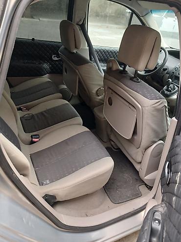 panel vurmaq: Renault Scenic, gümüşü rəng, 5 qapı, kompakt minivan. tək problem — 4
