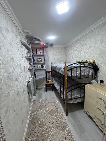 lökbata: Lökbatan qəs., 3 otaqlı, Yeni tikili, m. 28 may, 88 kv. m — 8