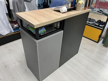 Другое оборудование для салонов красоты: Столы ресепшен Администраторские столы Команда профессиональных — 16