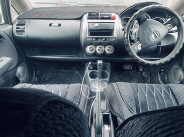 Honda: Honda Fit: 2003 г., 1.5 л, Вариатор, Бензин, Хэтчбэк — 3