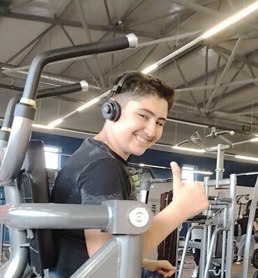 Biznes üçün program təminatı: Məhsul: “Ay Məllim” – Pul Qazanmaq Tətbiqi Xüsusiyyətlər: - Sadə və — 11