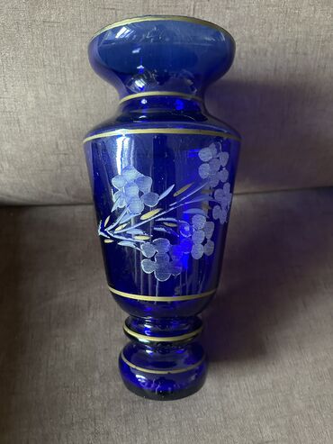 ваза напольная стеклянная высокая без узора: 10 azn güldan