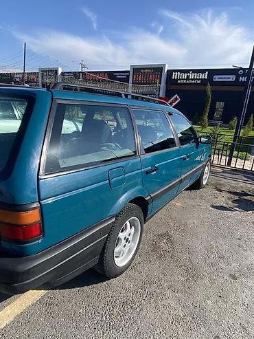 багаж спада: Volkswagen Passat Variant: 1992 г., Универсал — 4