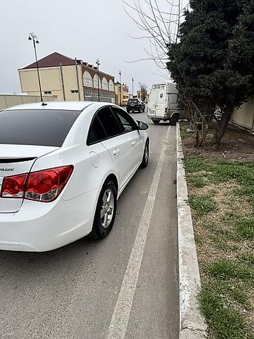 cruz dice: Chevrolet Cruze: 1.8 l | 2012 il 185000 km Sedan — 5