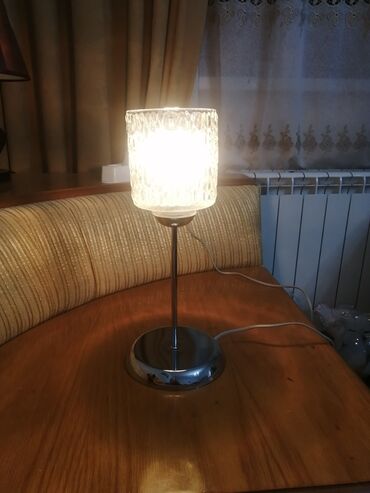 Stol lampaları: Fərqli şüşə plafonlarla gecə lampaları, bir dənəsi 10 azn. Həm — 11