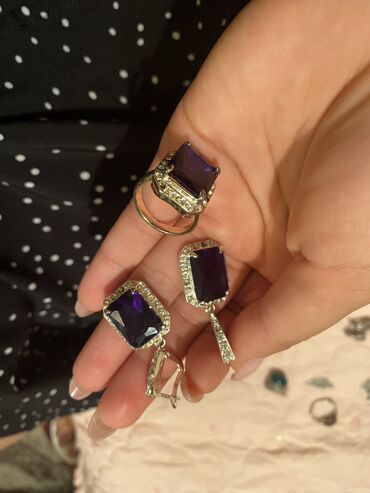 бриллиантовый набор серьги и кольцо: Набор бижутерия серьги и кольцо 
Торг возможен