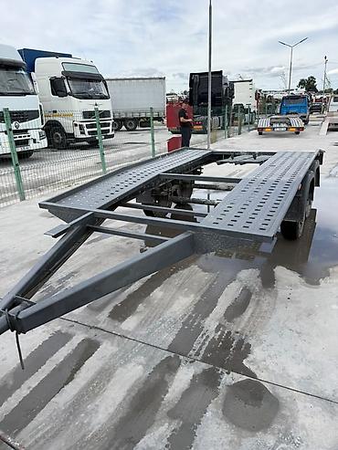 Автовоз-прицеп двухосный - Конструкция: металлическая рама, две at lalafo.kg Автовоз-прицеп двухосный - Конструкция: металлическая рама, две