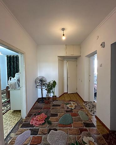 6 микрорайон: 3 комнаты, 60 м², 105 серия, 4 этаж, Старый ремонт — 6