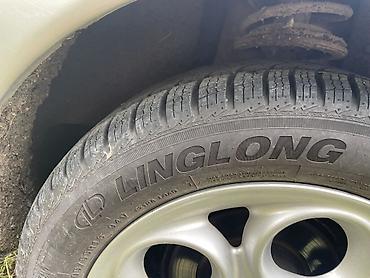 06a 133 317 a: Alu felne 5x98 R16 sa novim zimskim gumama dve su dok 35/25 dve 45/25 — 7