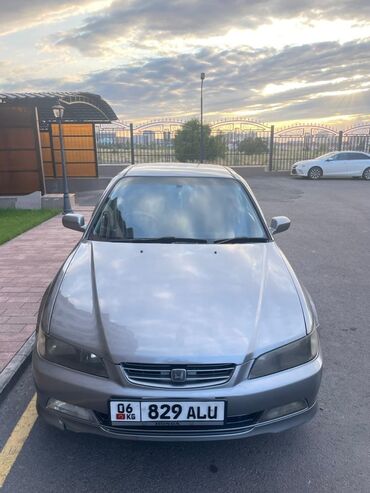 правый руль: Honda Accord: 1999 г., 2 л, Автомат, Бензин, Седан