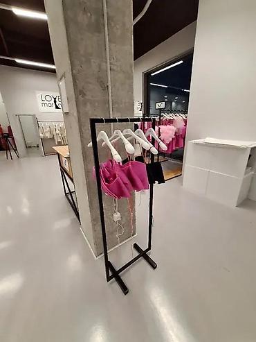 Ostali kancelarijski nameštaj: ŠTENDERI ZA BUTIKE PROIZVODNJA PO MERI | — 7