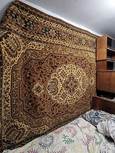 шкаф купе б: Продам шкаф 500с, кровать по 1000с,ковры 2000 и 4000, полки по 250с — 3
