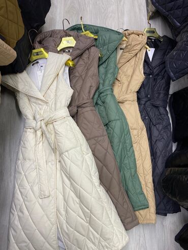 женские спортивные жилеты: Другие жилеты 4XL (EU 48), 3XL (EU 46), 5XL (EU 50)