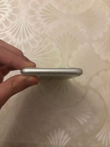 Apple iPhone: IPhone 8, 256 GB, Ağ, Barmaq izi — 3