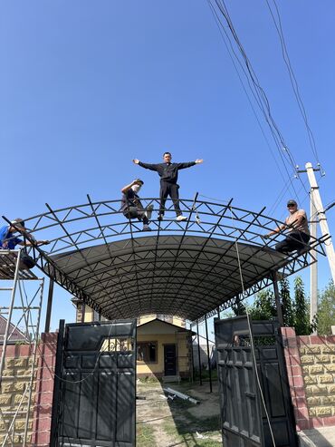 арка навесы фото: ФЕРМА ЦЕНТР 
Установка навесов из металлических ферм 
Большой выбор