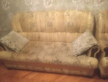 keci satşı: Klassik mebel dəsti – 1 divan + 2 kreslo. tecılı satılır. İnşaatçılar — 3