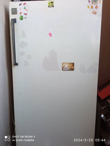бытовая техника в расрочку: Продаю холодильник работает отлично морозит. кто купит не будеть