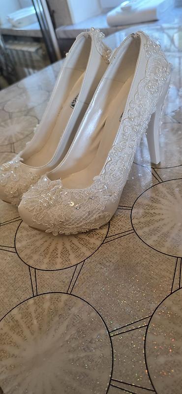 eqa shoes qarayev: Gelin ayaqqabısı. Yenidir.Ağ rəngli yüksək daban qadın tuflisi - — 1