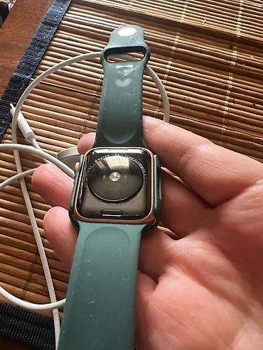 Apple Watch: Apple Watch SE (модель A2353), версия watchOS 10.6 (21U577) - Корпус — 5