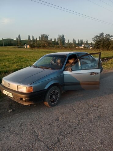 suzuki автомобиль: Volkswagen Passat: 1990 г., 1.8 л, Механика, Бензин, Седан