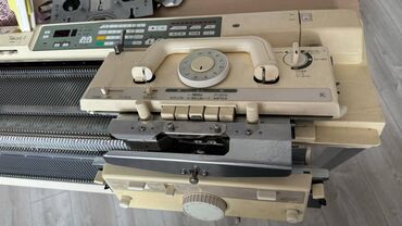 продаю швейную машину: Продаю электронную двухфонтурную вязальную машину Brother 940/KR 890