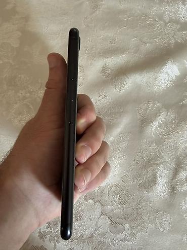 iphone se telefon: IPhone SE 2020, 128 GB, Qara, Barmaq izi — 5