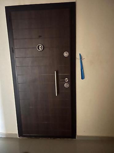 Dəmir qapı – taxta teksturalı, tünd qəhvəyi panel dizaynı - Material