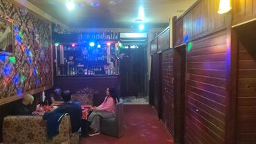 Restoran mebeli: İsti və rahat məkanda yerləşən bu kafe, yaddaqalan anlar üçün ideal