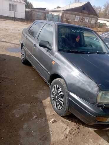 Volkswagen: Volkswagen Vento: 1994 г., 1.8 л, Механика, Бензин, Седан