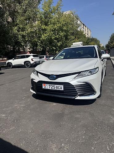 corolla s: Toyota Camry: 2023 г., 2.5 л, Автомат, Гибрид, Седан — 1