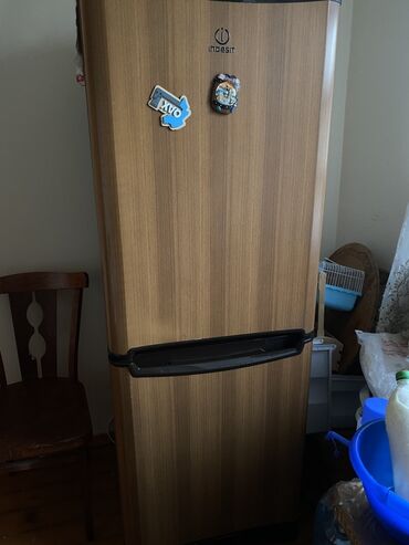 Blenderlər: 2 qapılı Indesit Soyuducu Satılır, rəng - Qəhvəyi