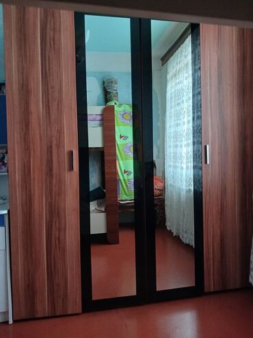 Divan və masa dəstləri: Kupe, 4 qapılı Düz dolab, Qarderob, paltar dolabı