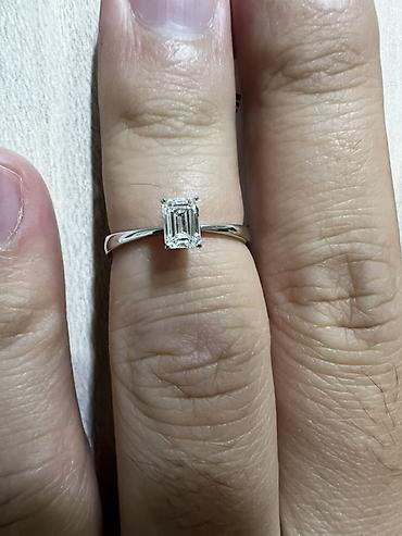 Кольцо с бриллиантом в белом золоте 14K - Материал: белое золото 14