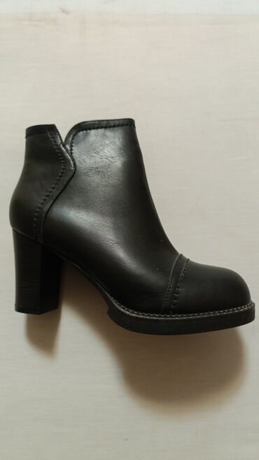 Ботинки и ботильоны: Женская осенняя обувь, (черный цвет): 1) Ботинки дерби из замши - — 29