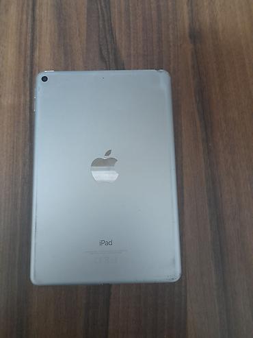 Apple iPad: Apple iPad 5 mini planşet ekran deysilmese isdemez üsdünde adapter — 1